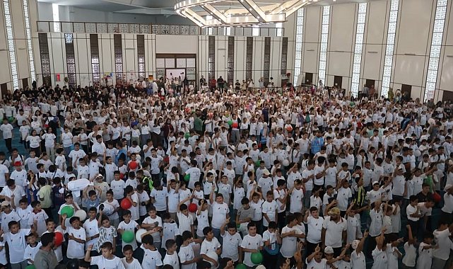 Hatay'da 1500 kuran kursu öğrencisi camide buluştu