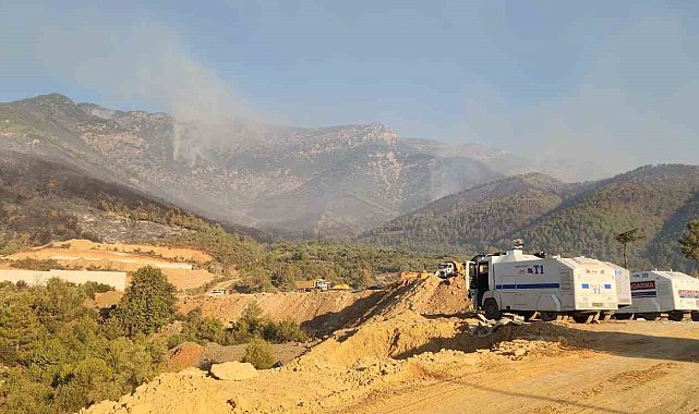Hatay'da yangınla mücadele 14. saatte devam ediyor