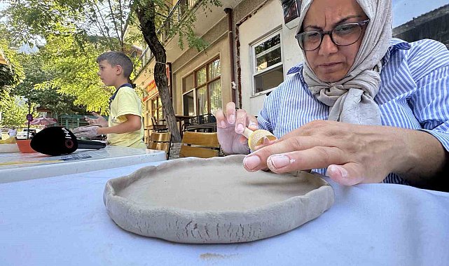 Hayallerini ata toprağında açtığı seramik atölyesiyle gerçekleştirdi