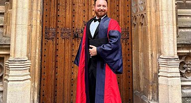 Hayallerini susturmadı, Oxford'da başardı