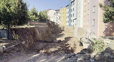 Heyelan nedeniyle evleri boşaltılan mağdurların endişeli bekleyişi sürüyor