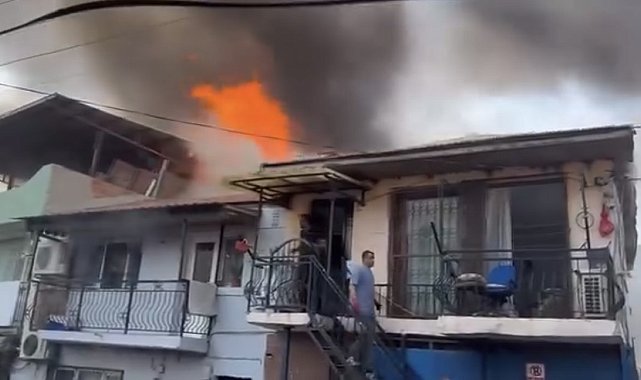 Hurdalık yangını büyüdü, evler küle döndü