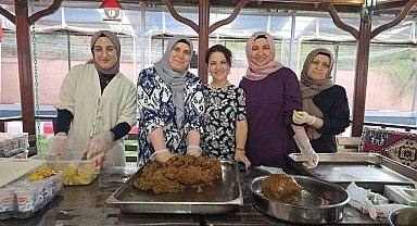 Huzurevinde sıra gecesi coşkusu