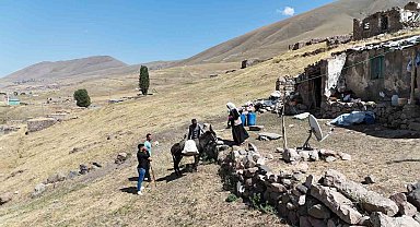 Iğdır'da 2025 yılında eşek sırtında su taşıyorlar