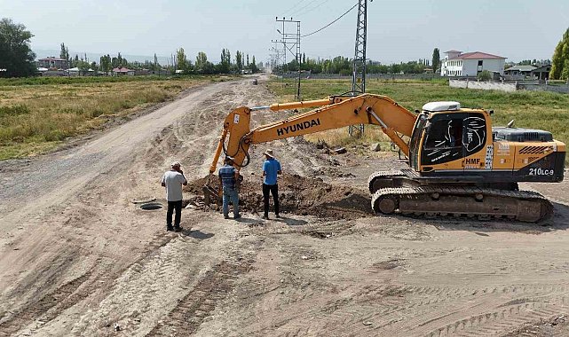 Iğdır'da kanalizasyon altyapı çalışmaları devam ediyor