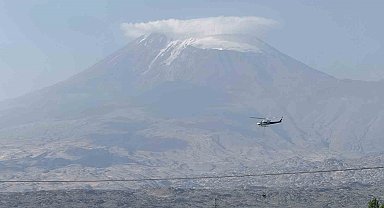 Iğdır'da yüksek gerilim hatları için helikopterle korumalar takılıyor