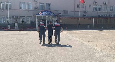 İki ayrı suçtan aranan şahıs yol kontrolünde yakalandı