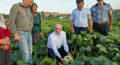 İl Müdürü Yüksel Çil Kızılinler Mahallesi'nde çiftçiler buluştu