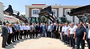 İl Özel İdaresi'nin araç filosuna 15 yeni araç katıldı
