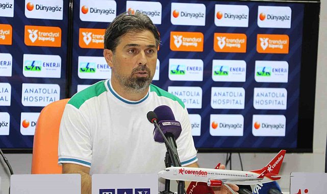 İlhan Palut: "Çok gol kaçırıyoruz maalesef"
