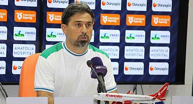 İlhan Palut: "Çok gol kaçırıyoruz maalesef"