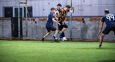 İnönü 9. Geleneksel Halı Saha Turnuvası'nın şampiyonu Manda Birliği oldu