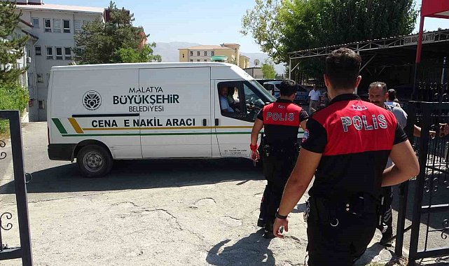 İş makinesinin altında kalan operatör hayatını kaybetti