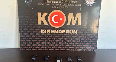 İskenderun'da iş yerinde kaçak cep telefonu ele geçirildi
