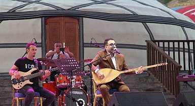 İsmail Altunsaray Ahlat'ta sahne aldı