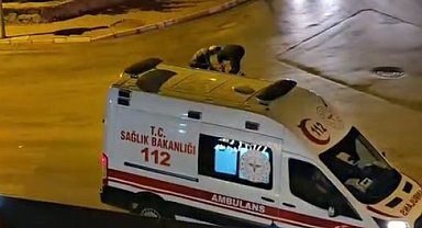 Isparta'da ambulans şoföründen yaşlı pazarcıya yürekleri ısıtan yardım