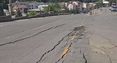 İspir'de heyelan: 70 ev boşaltıldı