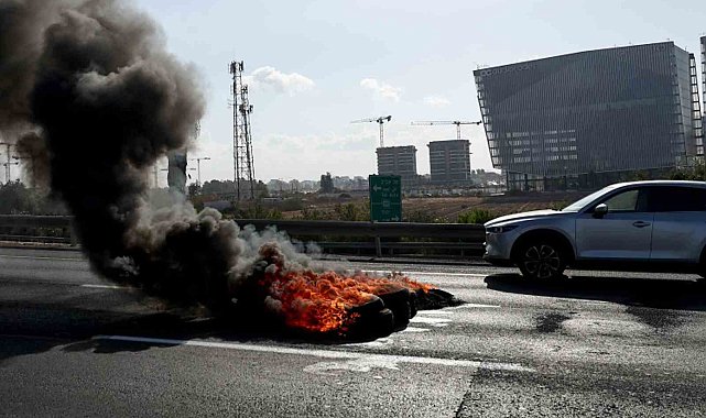 İsrail genelinde "ateşkes" protestosu: Otoyollar kapatıldı