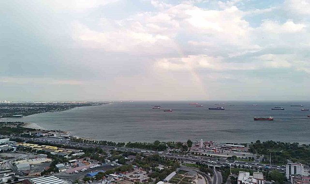 İstanbul'da fırtına sonrası gökkuşağı