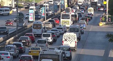 İstanbul'da iş çıkışında trafik yoğunluğu yüzde 72'ye ulaştı