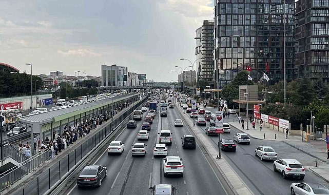 İstanbul'da trafik yoğunluğu yüzde 67'e ulaştı