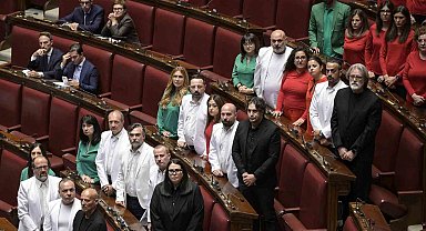 İtalya'da muhalif milletvekillerinden parlamentoda "Filistin" dayanışması