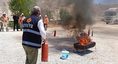 İtfaiye Müdürlüğü'nden uygulamalı eğitim