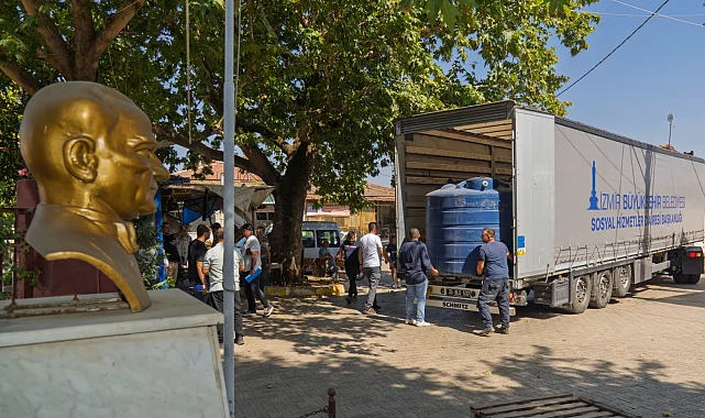 İzmir Büyükşehir yanan köylere can suyu oluyor