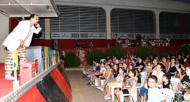 İzmir Çiğli'de yaz akşamları tiyatroyla şenleniyor