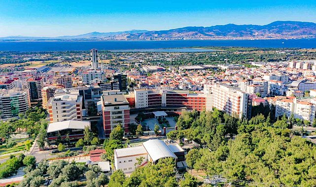 İzmir Ekonomi Üniversitesi mezunları başarılarıyla dünyayı fethettiler