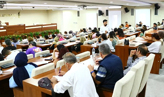 İzmir Karabağlar'da BİO 15 ayda bin 418 kişiye iş sağladı