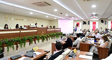 İzmir Karabağlar'dan eğitime güçlü destek