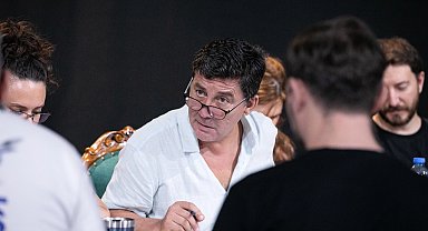 İzmir Şehir Tiyatroları "Cadı Kazanı"nın provalarına başladı