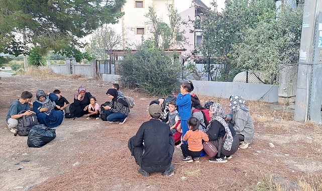 İzmir'de 46 düzensiz göçmen yakalandı, 16 göçmen kurtarıldı