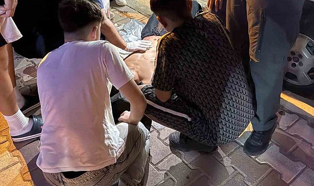 İzmir'de bıçaklı kavga: 1'i ağır 2 yaralı