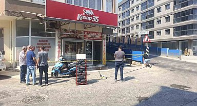 İzmir'de bıçaklı kavga: 2 yaralı