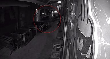 İzmir'de gazete binasına silahlı saldırı kamerada
