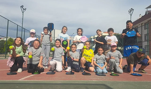 İzmir'de Bostanlıspor'dan Pickleball için "Aile Okulu"