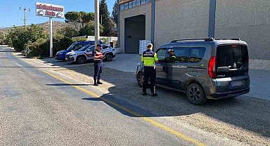 Jandarma Köşk-Ödemiş yolunda denetimleri sıklaştırdı