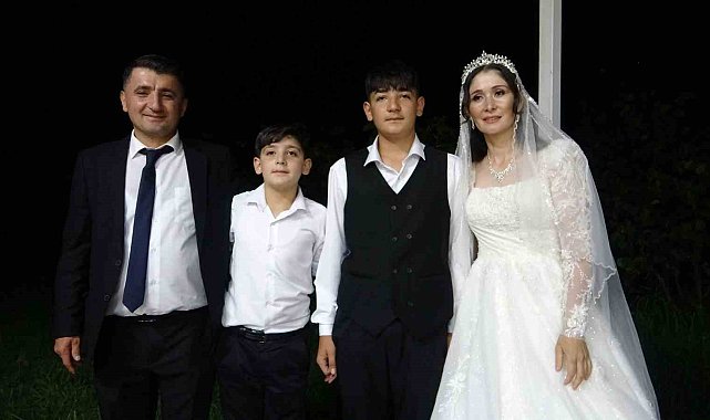 Kaçarak evlendiler, 17 yıl sonra düğünlerini yaptılar