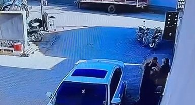 Kadınların saç baş sokak kavgası kamerada