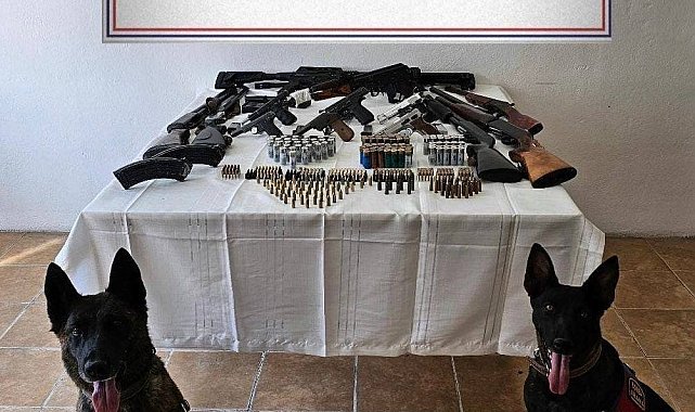 Kağızman'da çok sayıda silah ve mühimmat ele geçirildi