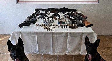 Kağızman'da çok sayıda silah ve mühimmat ele geçirildi