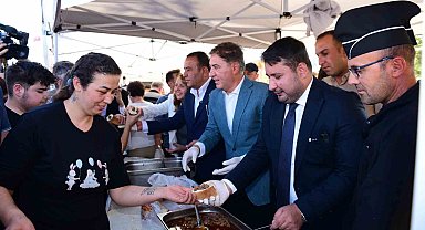 Kahramankazan Belediye Başkanı Çırpanoğlu'ndan Emir Can İğrek'e kavun ikramı