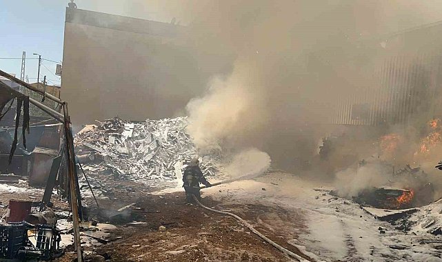 Kahramanmaraş'ta ahşap palet üretim tesisi yangını