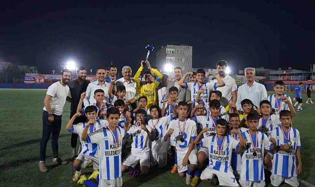 Kahta Belediyespor U-13 Takımı Adıyaman bölge şampiyonu oldu