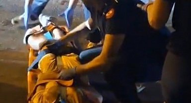 Kaldırıma çarparak yola savruldular: 1'i ağır 2 yaralı