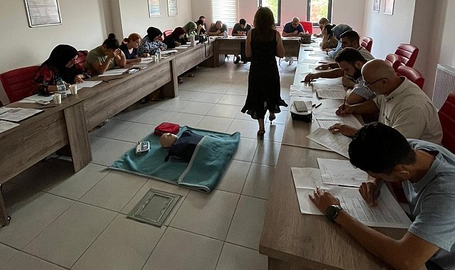 Kamu personeline ilk yardım eğitimi verildi