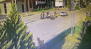 Kamyonetle çarpışan motosiklet sürücüsü yaralandı