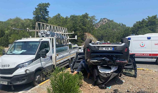 Kamyonetle otomobil çarpıştı: 4 yaralı